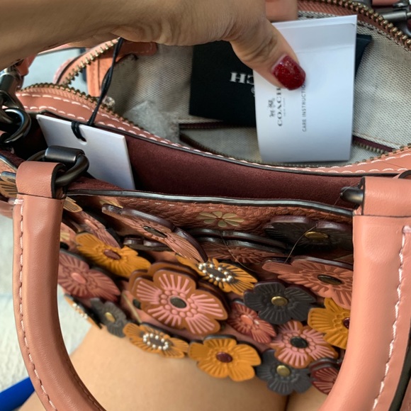 Coach Rogue 25 with Tea Rose Melon/Black Copper - Picture 8 of 8
